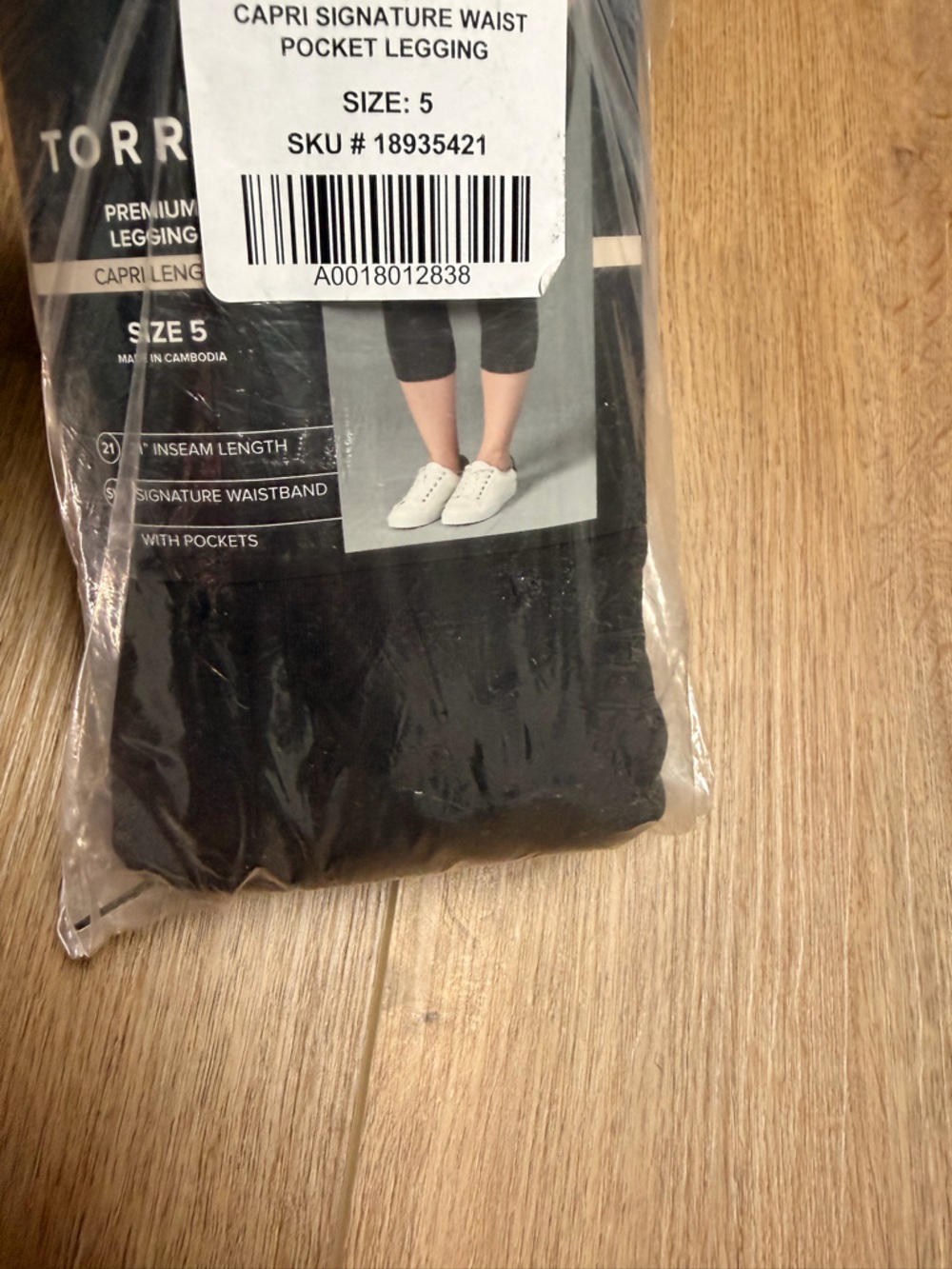 Torrid Size 5X Capri Leggings NWT Black Signature Waist Pocket Stretch Plus 28 - Picture 4 of 6